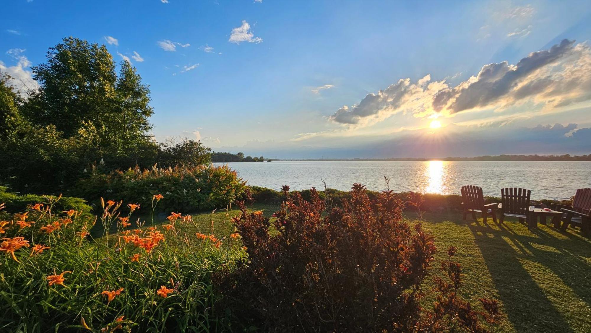 Hotel Oasis Lac St-Louis Salaberry-de-Valleyfield Exteriér fotografie